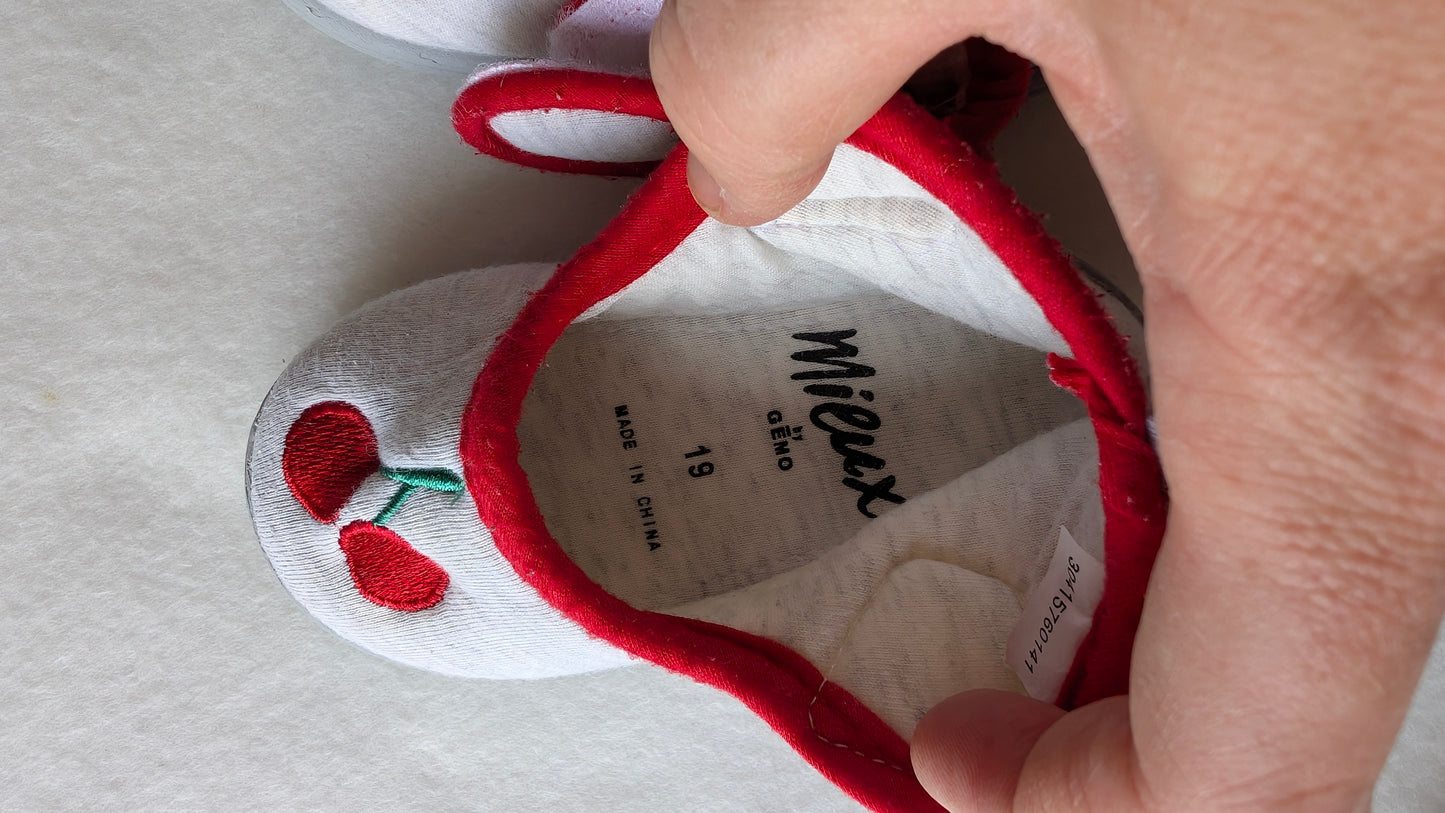Chaussons bébé fille "Cerises 🍒"