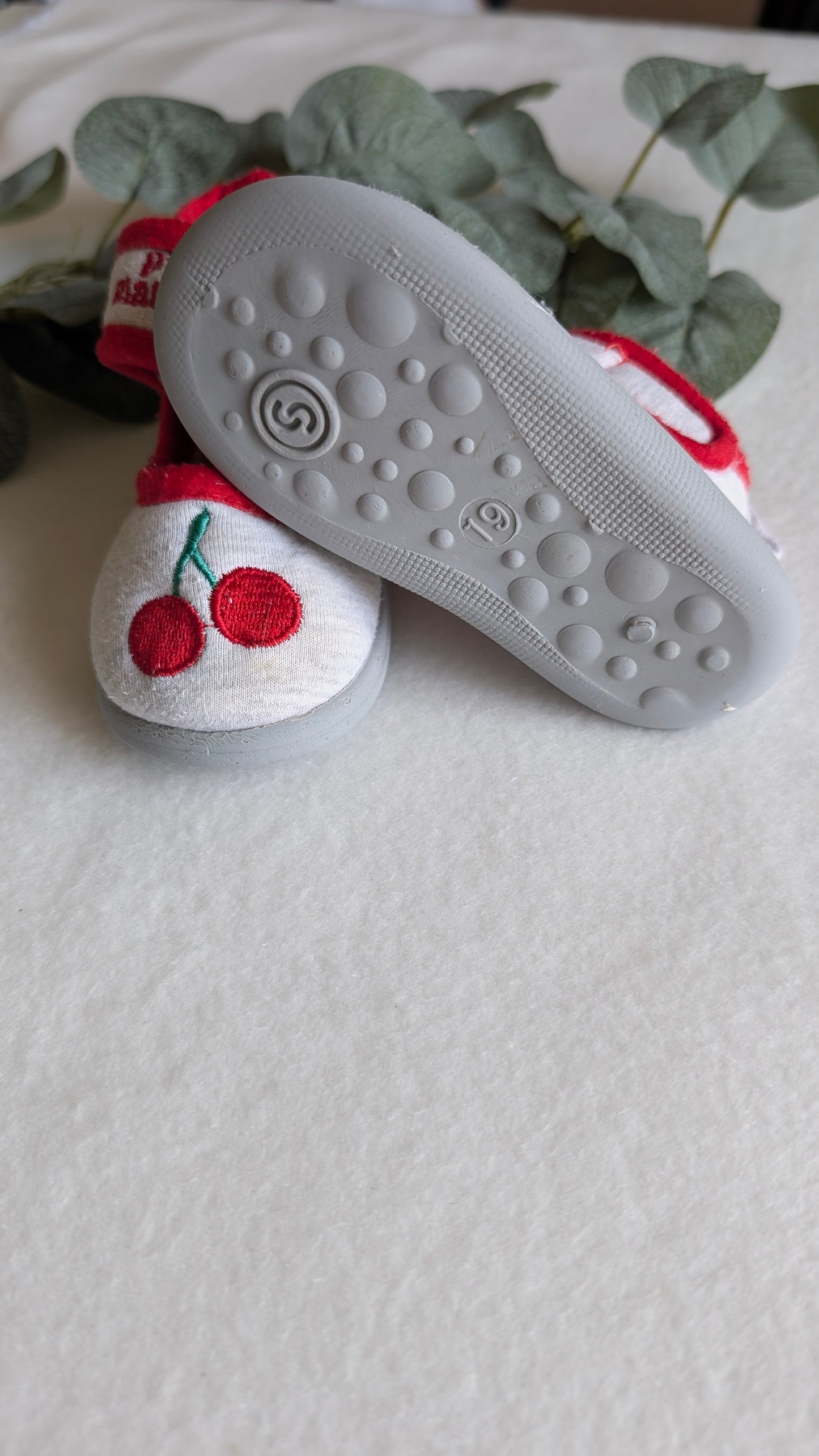 Chaussons bébé fille "Cerises 🍒"